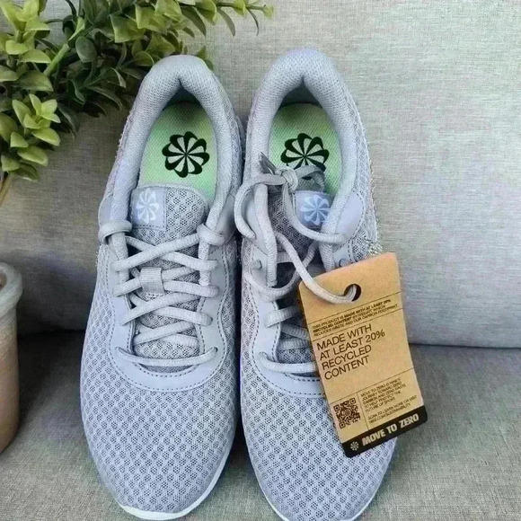 Women's Nike Tanjun Gray Sneakers made with Swarovski Crystals Custom - Picture 7 of 8